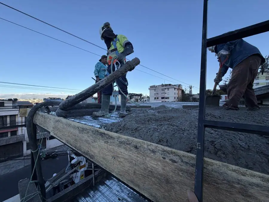 Ampliación San Carlos, losa: fundición de la losa