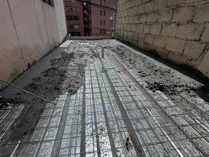 San Carlos locales comerciales, placa colaborante sobre el patio