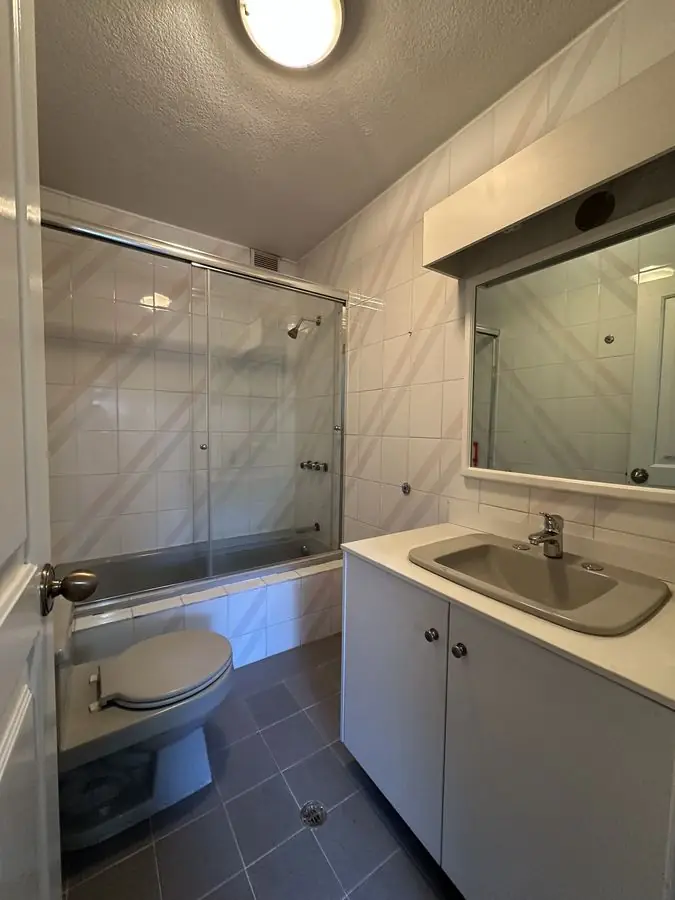 Quito Tennis, baño original con azulejo rosado