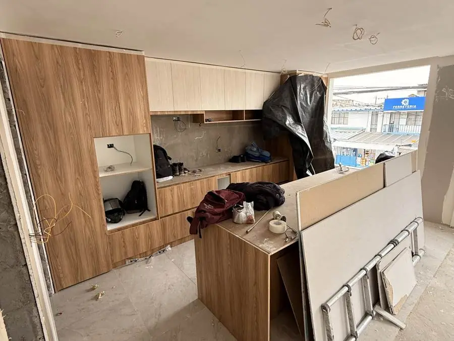 Ampliación San Carlos, muebles y mesones: muebles instalados