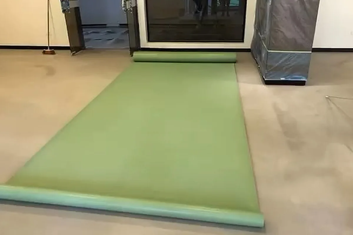 Club de Tenis Buena Vista, tendido del piso vinílico