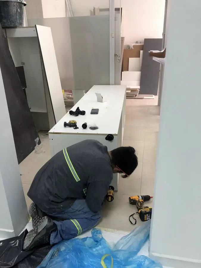 Consultorio oftalmológico, armado de muebles a medida