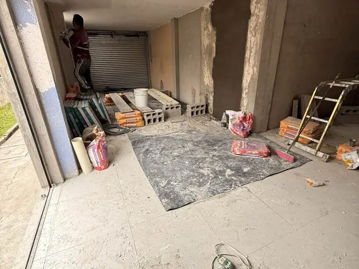 San Carlos locales comerciales, enlucido de paredes